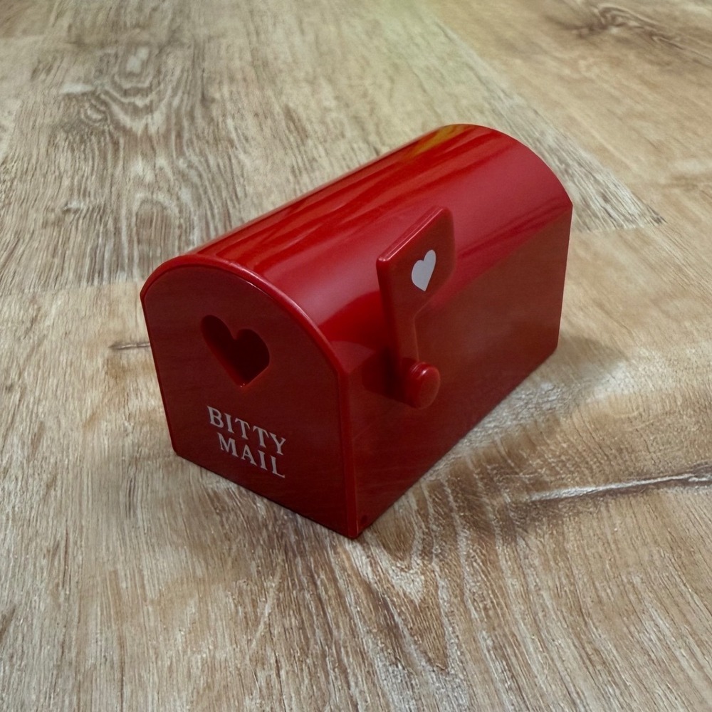 Pleasant Company American Girl Bitty Mail Red Heart Miniature Doll Mailbox